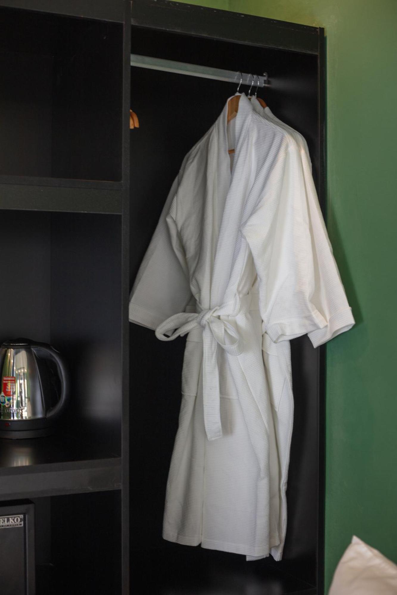 Madelise Adora Hotel & Travel Hanoï Extérieur photo